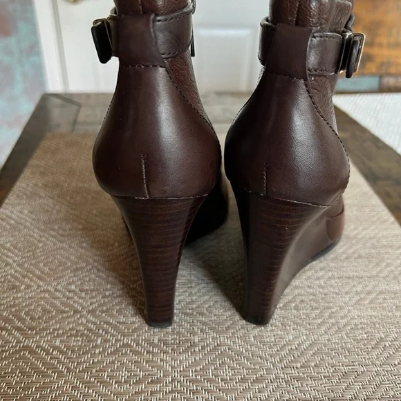 Brown Leather Wedge Ankle Boots Beautiful Brown Coach Booties - Picture 6 of 9